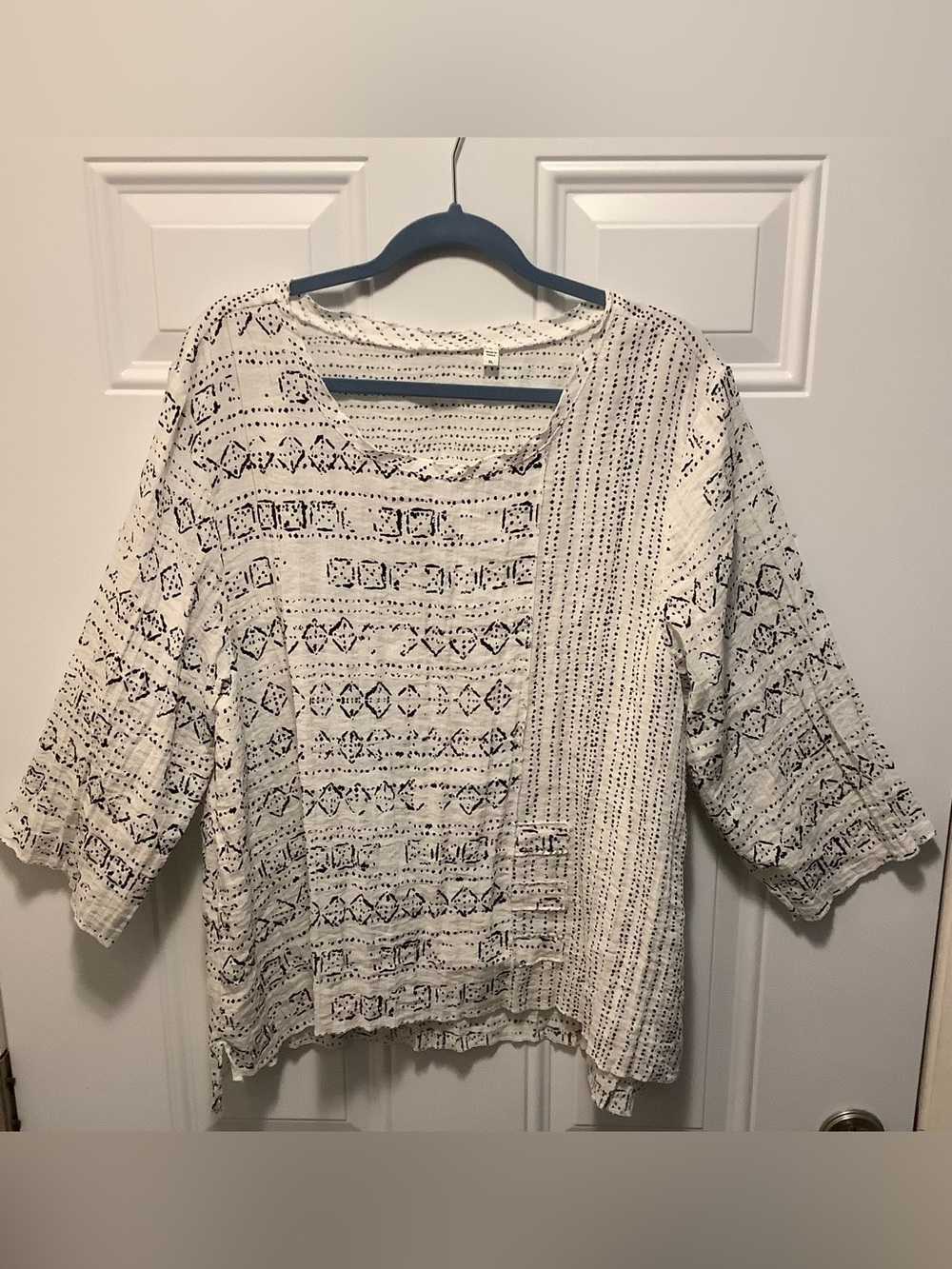Habitat | XL White Black Abstract Crinkle Top Artsy Relaxed Loungewear